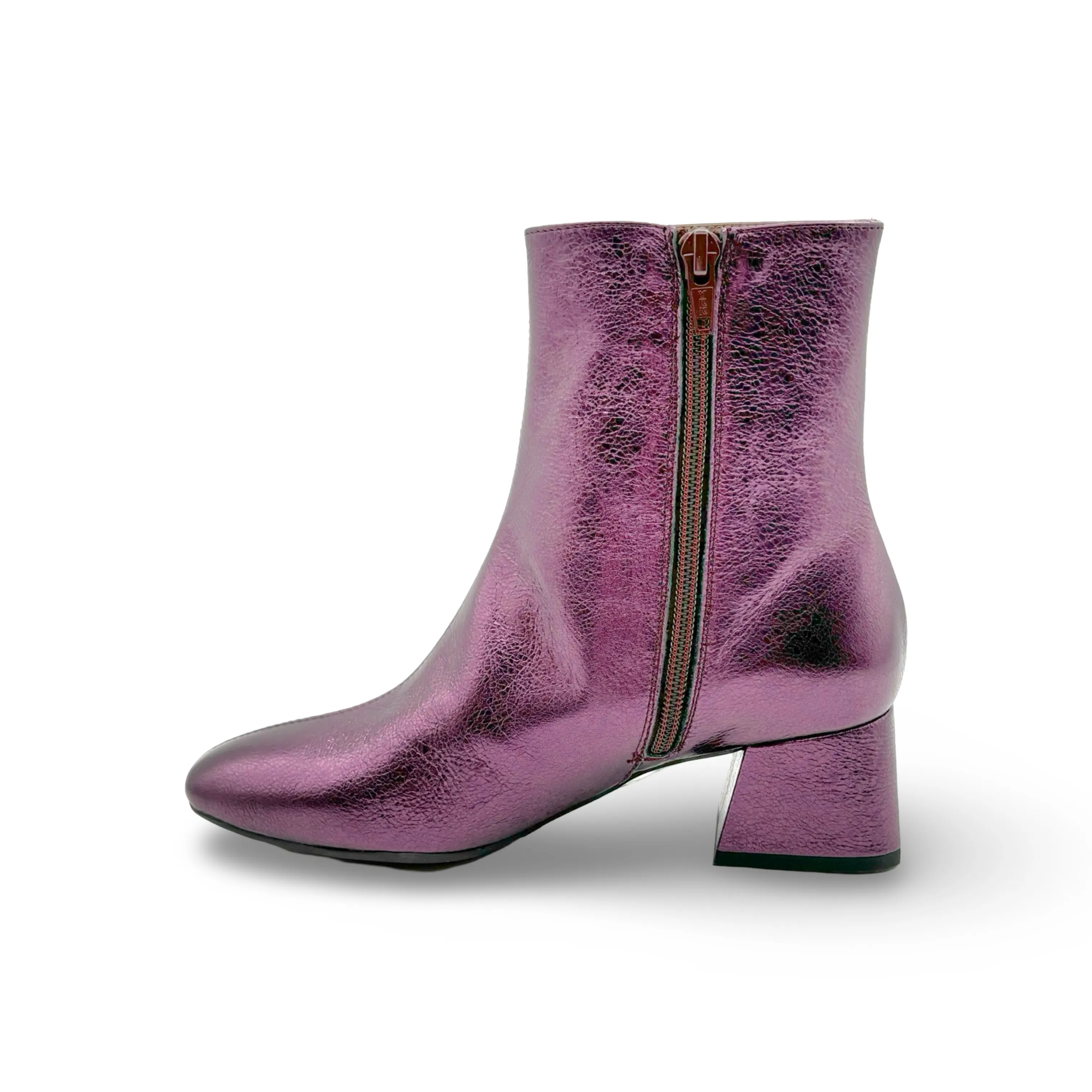 G5522 Plum Short Boot