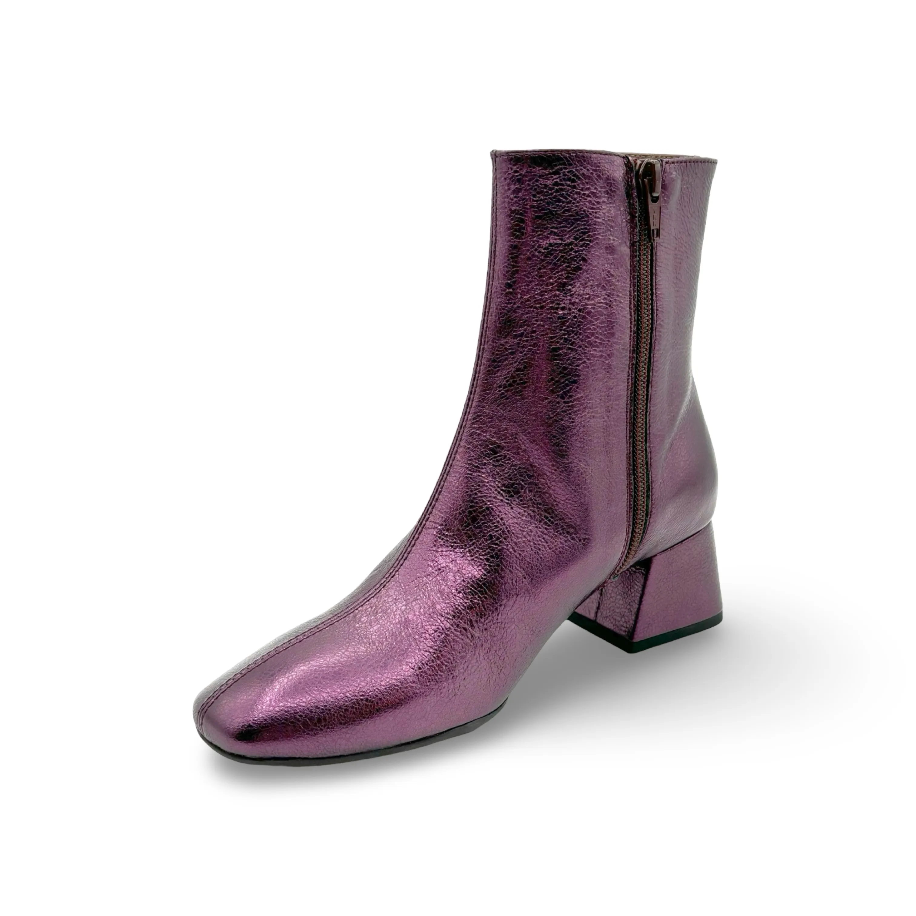 G5522 Plum Short Boot