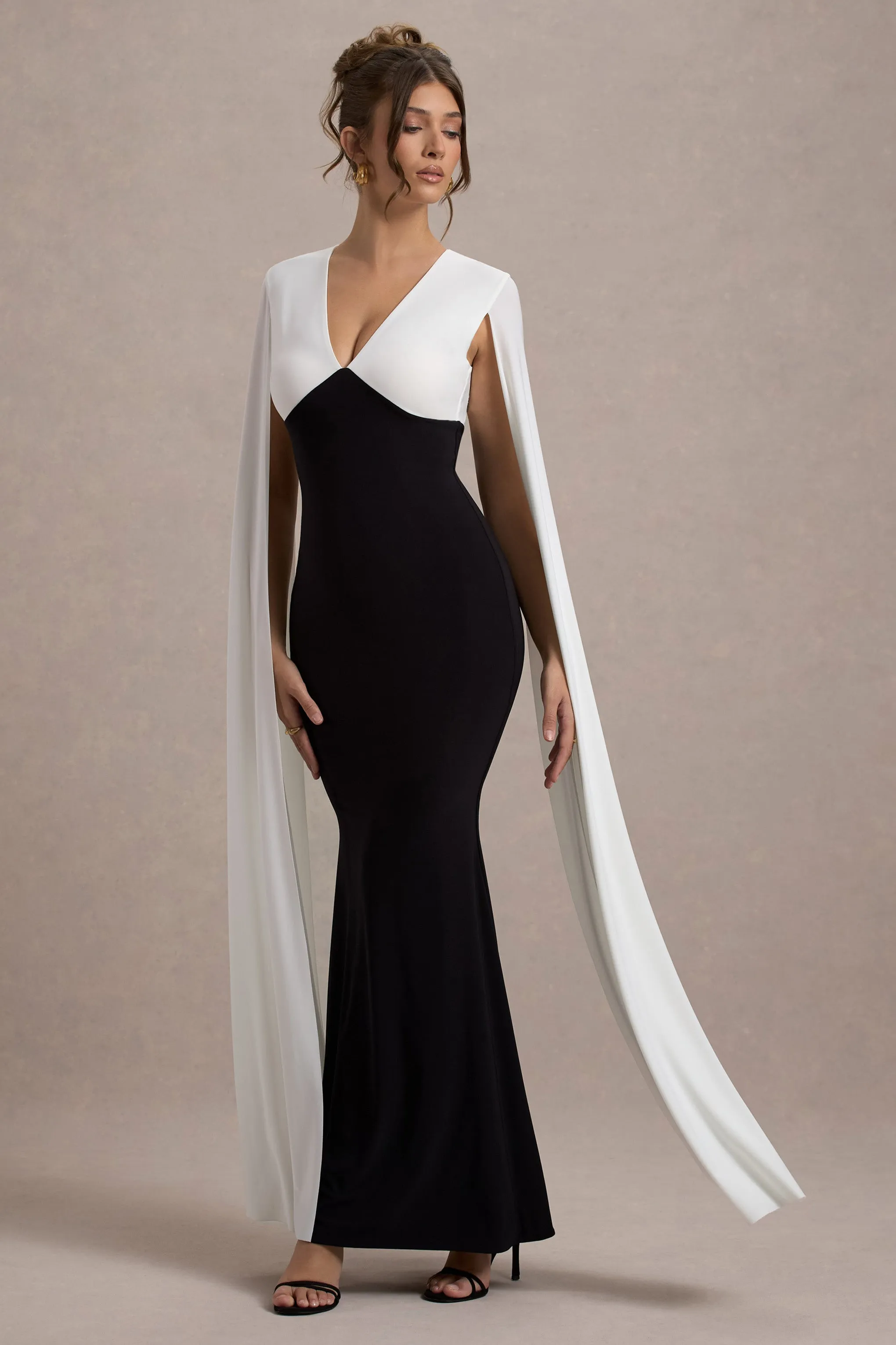 Grace Kelly | Black & White Plunge-Neck Maxi Dress With Cape Sleeves