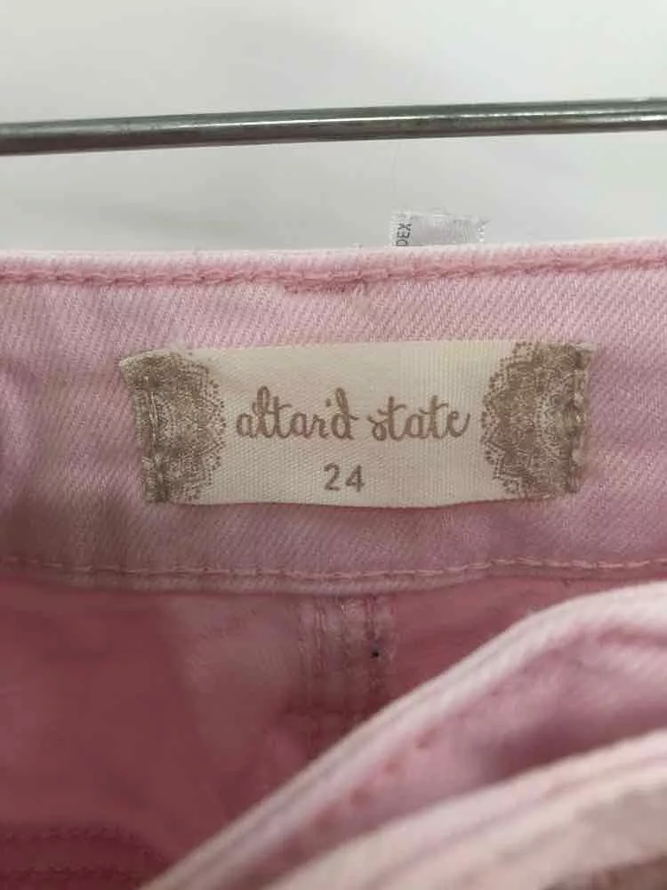 Pre-Owned Altar'd State Pink Size 24 Basic Shorts