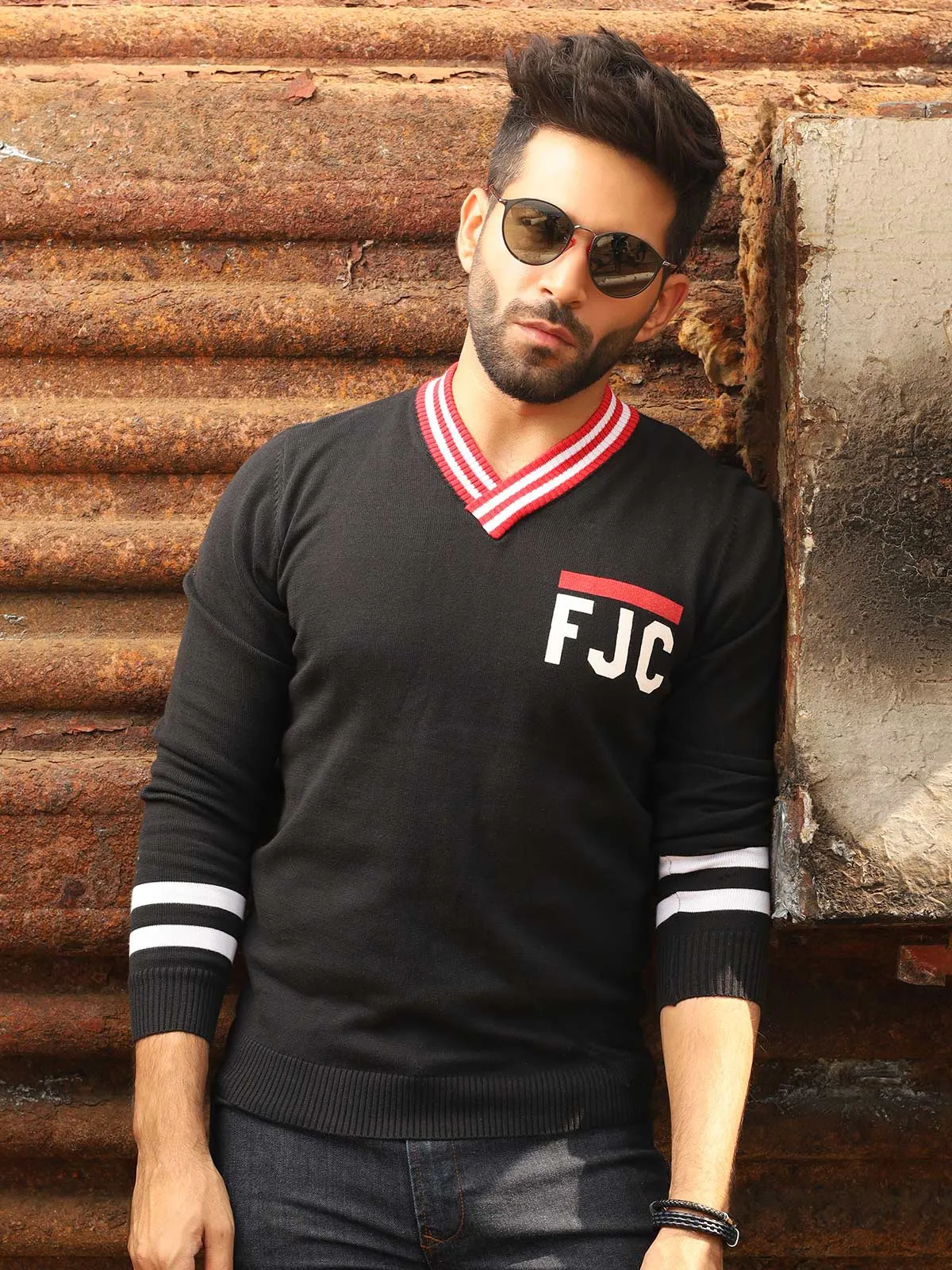 Regular Fit V-Neck Sweater - FMTSWT19-006