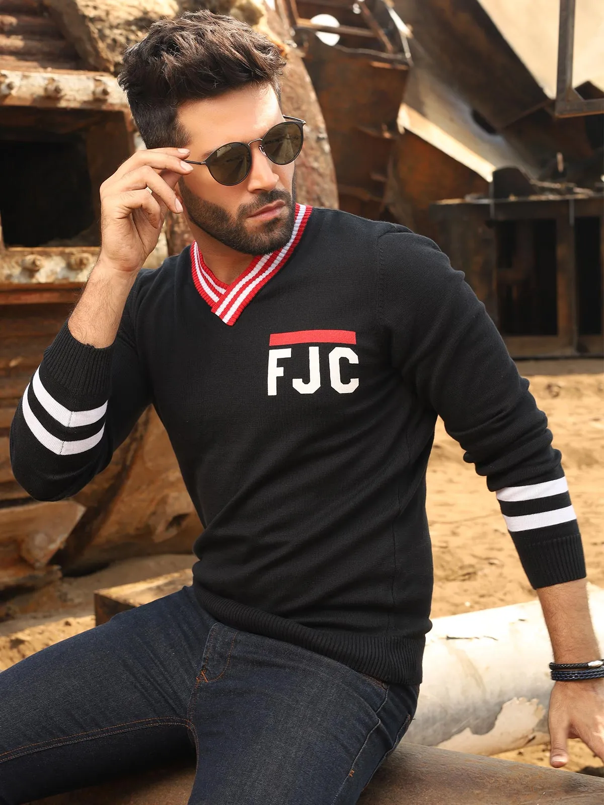 Regular Fit V-Neck Sweater - FMTSWT19-006