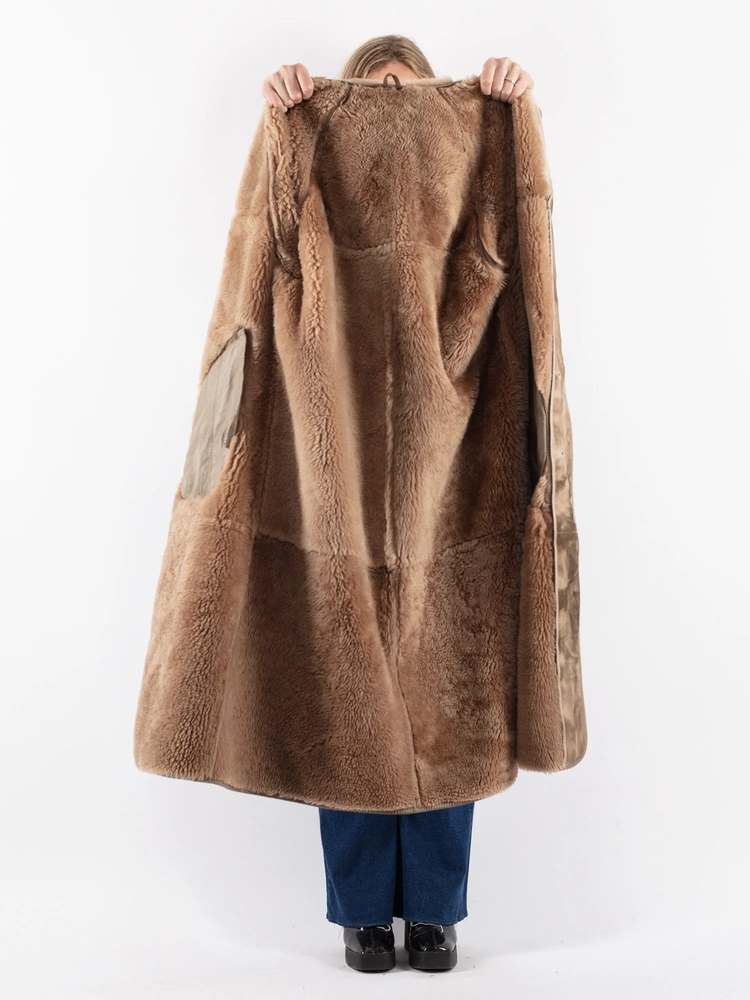 Vintage 70's Women Hooded Sheepskin Coat in Beige