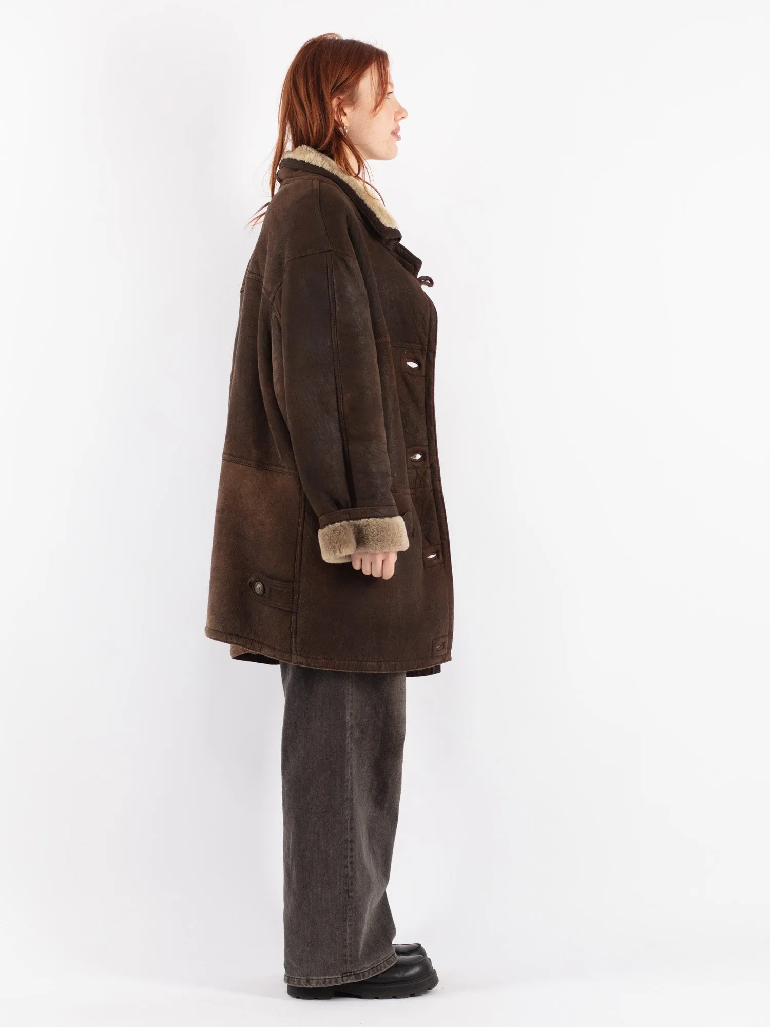 Vintage 90's Women Oversized Sheepskin Coat in Brown